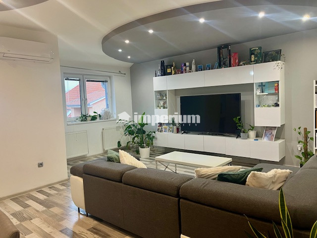 Na predaj pekný veľkometrážny 3 izbový byt s garážou na ul. - 6