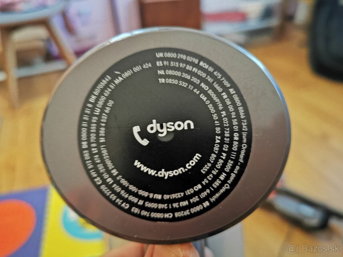 Dyson V7 - 6