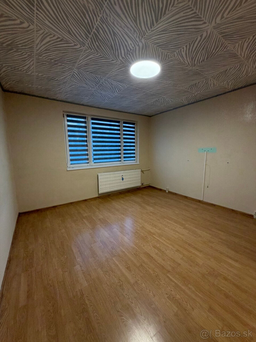 Prenájom 4-izbový byt v Handlovej - 6