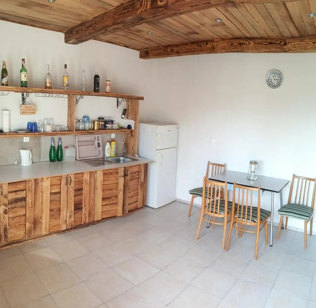 Prenajmem záhradu s chatkou - 6