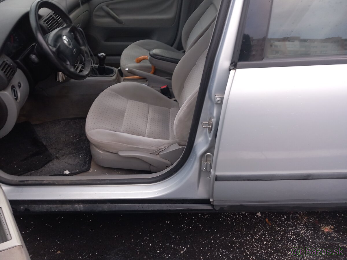 Predám Volkswagen Passat Combi 1.6 benzín - 6
