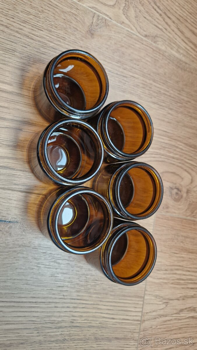 Sklenene hnedé pohare uzatvaracie - 6
