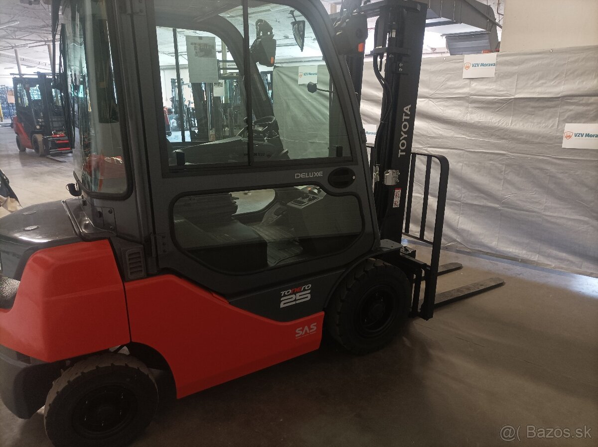 Vysokozdvižný vozík Toyota Deluxe 25 s klimatizací - 6