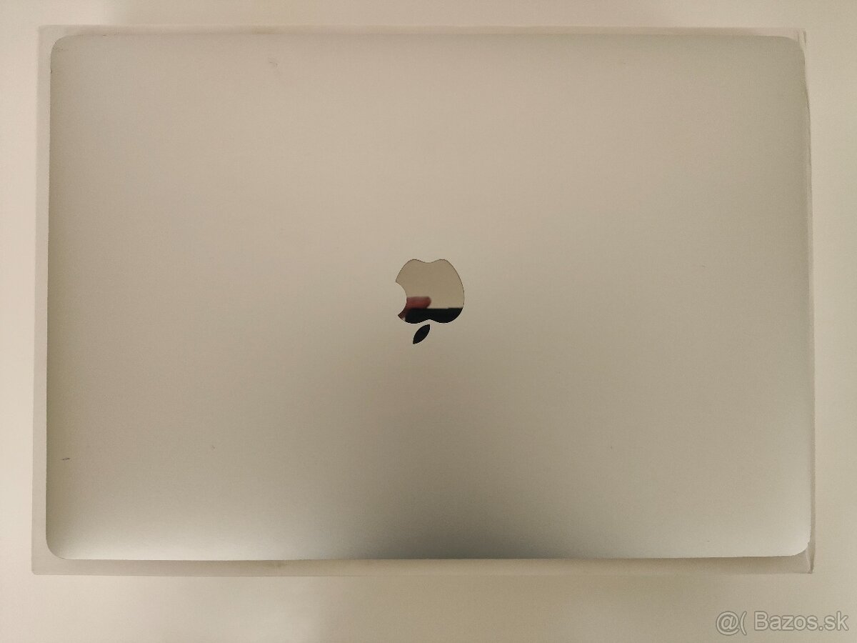 MacBook Pro 15 2016 | i7 • 16GB • 256GB SSD - 6