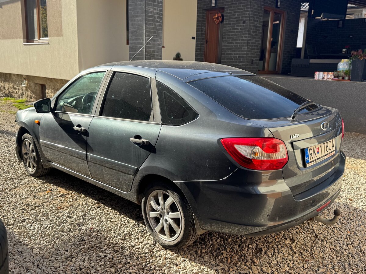 Lada Granta 1.6 benzin 2017 70000km 1.majitel POJAZDNÉ - 6
