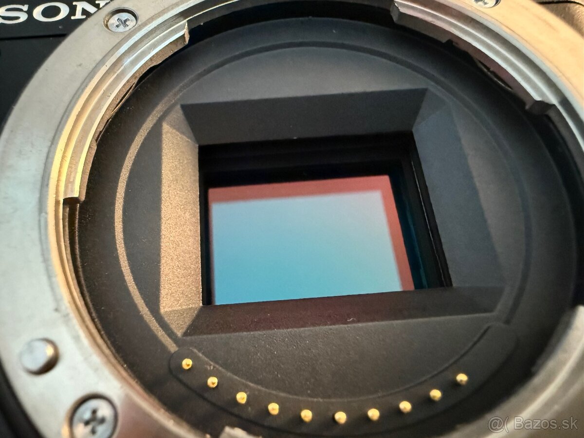 Sony A6300 + 6 batérií + klietka + 2x objektív - 6