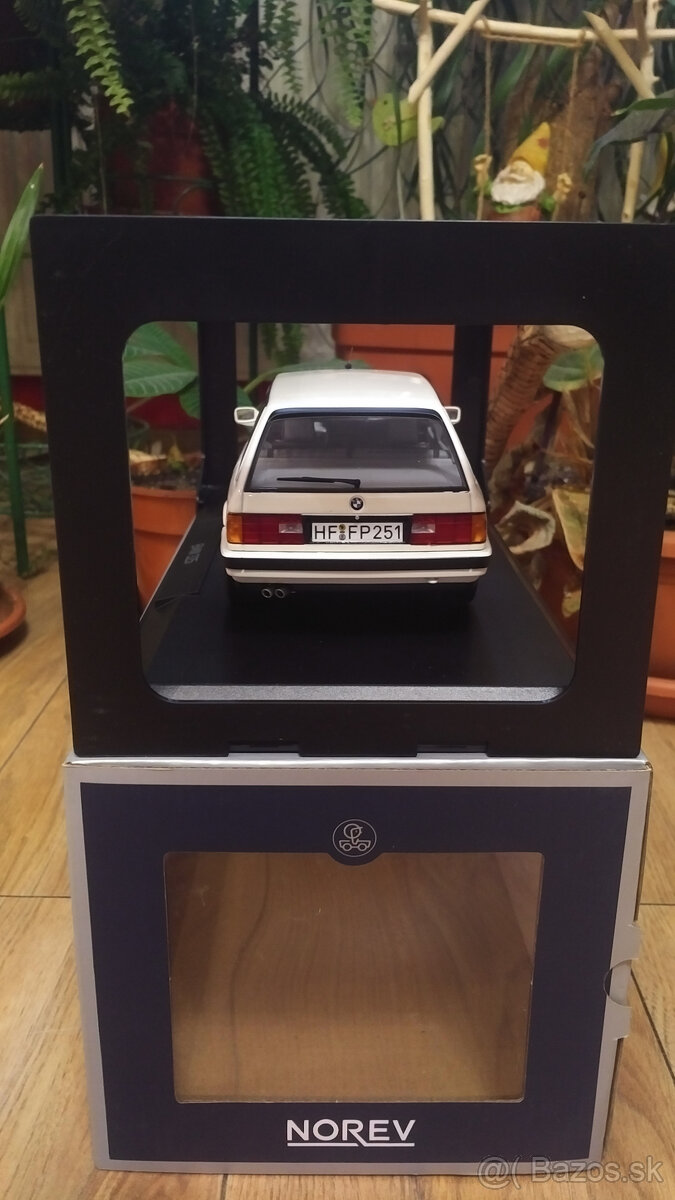 Predam nove BMW e30 touring v mierke 1:18 - 6