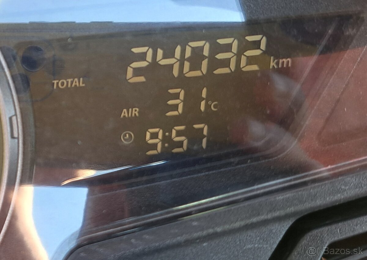 Honda VFR 800 F, posledny model 2014-2021,kup SR, minimum km - 6