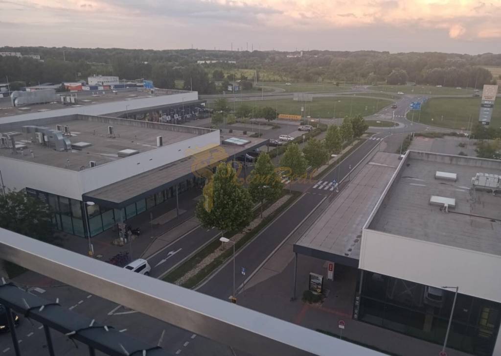 3-izb. byt, Zuzany Chalupovej, Petržalkou s veľkou terasou a - 6