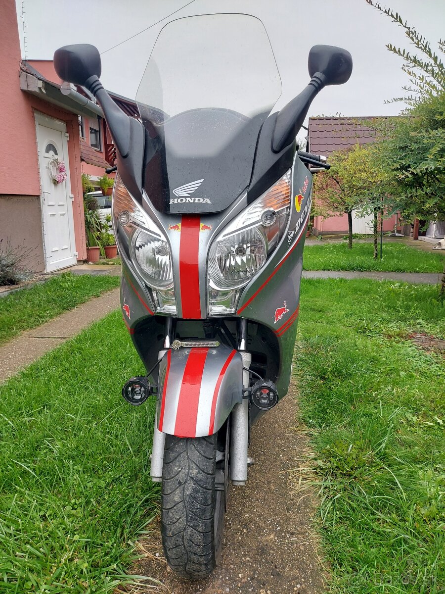 predam vymenim Honda S-wing 125 skuter stačí vodičsky B - 6