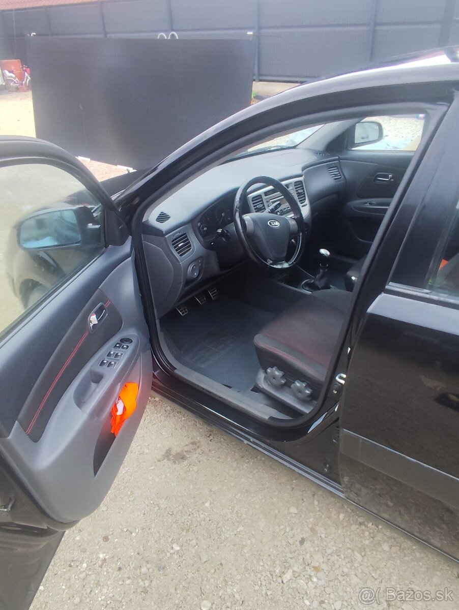 Predam Kia Rio 1.4 benzín 71kw rok 2008 - 6