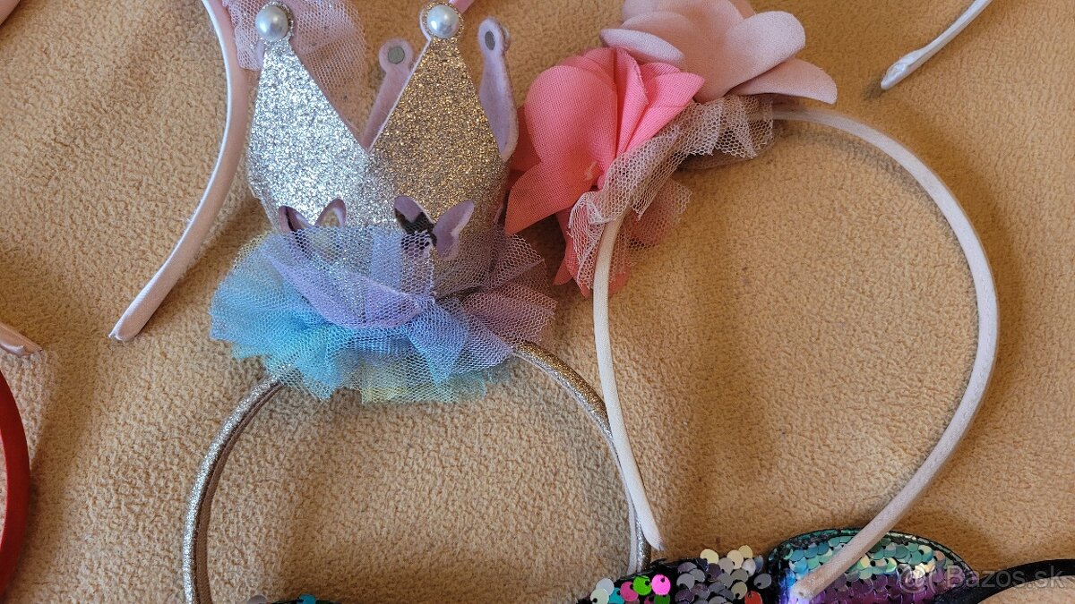 Čelenky - 12 ks + 2 ks paličky- super stav - 6