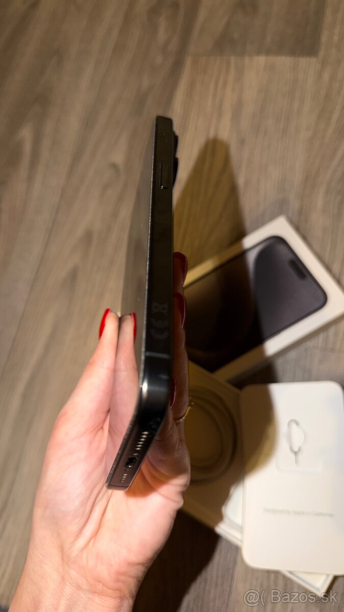 iPhone 15 Pro Max 256 GB tmavosivý – ako nový, bez škrabanco - 6