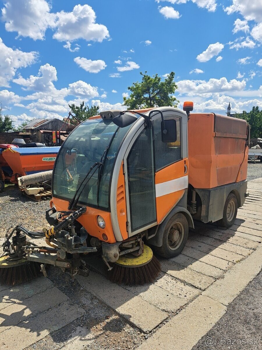 Zametací stroj chodníkový Bucher - 6