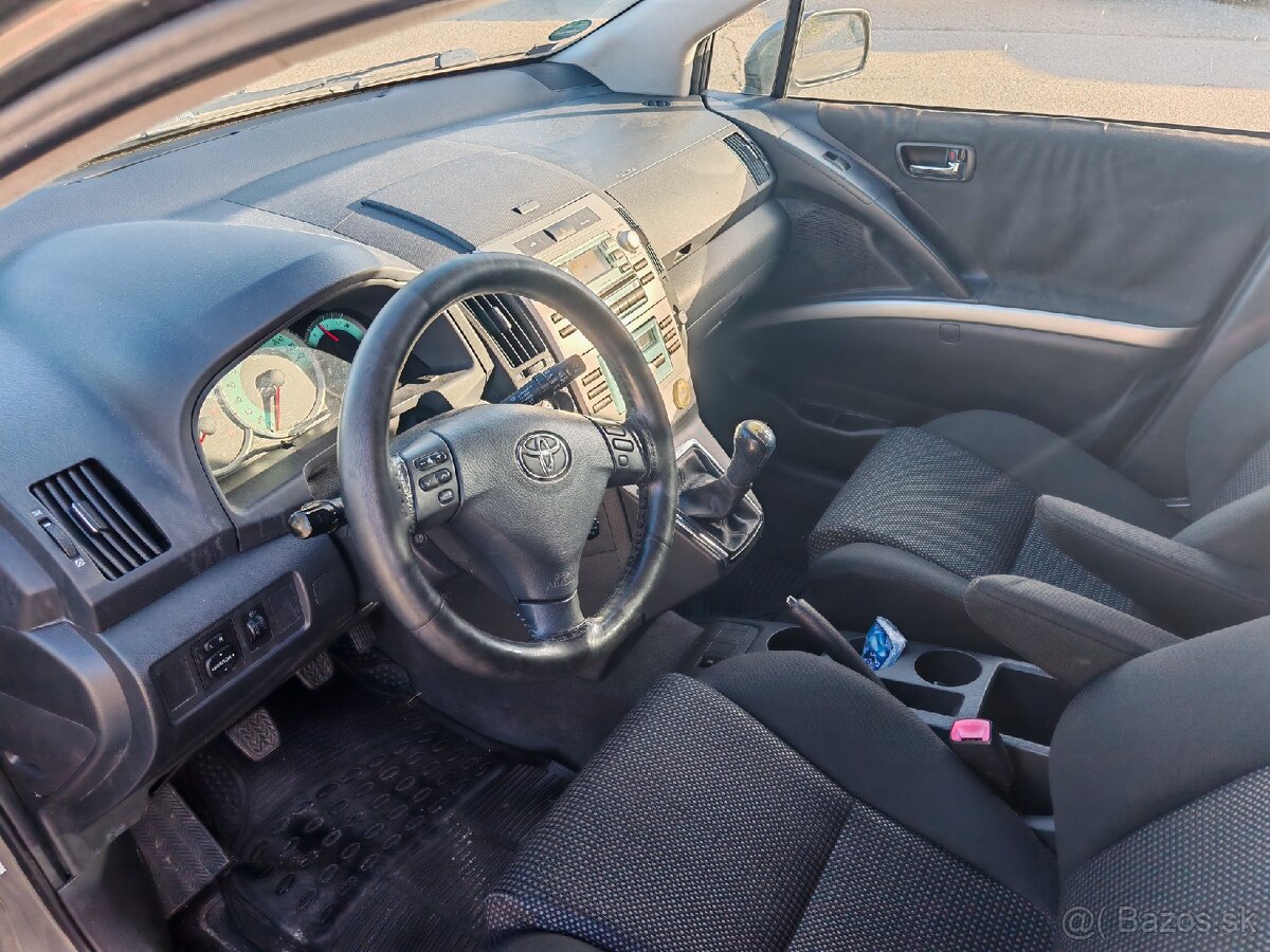 Toyota Corolla Verso - 6