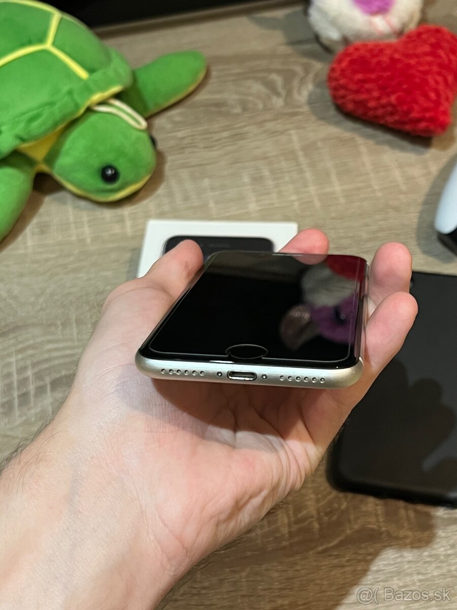 Apple iPhone SE 2022 64GB White - 6