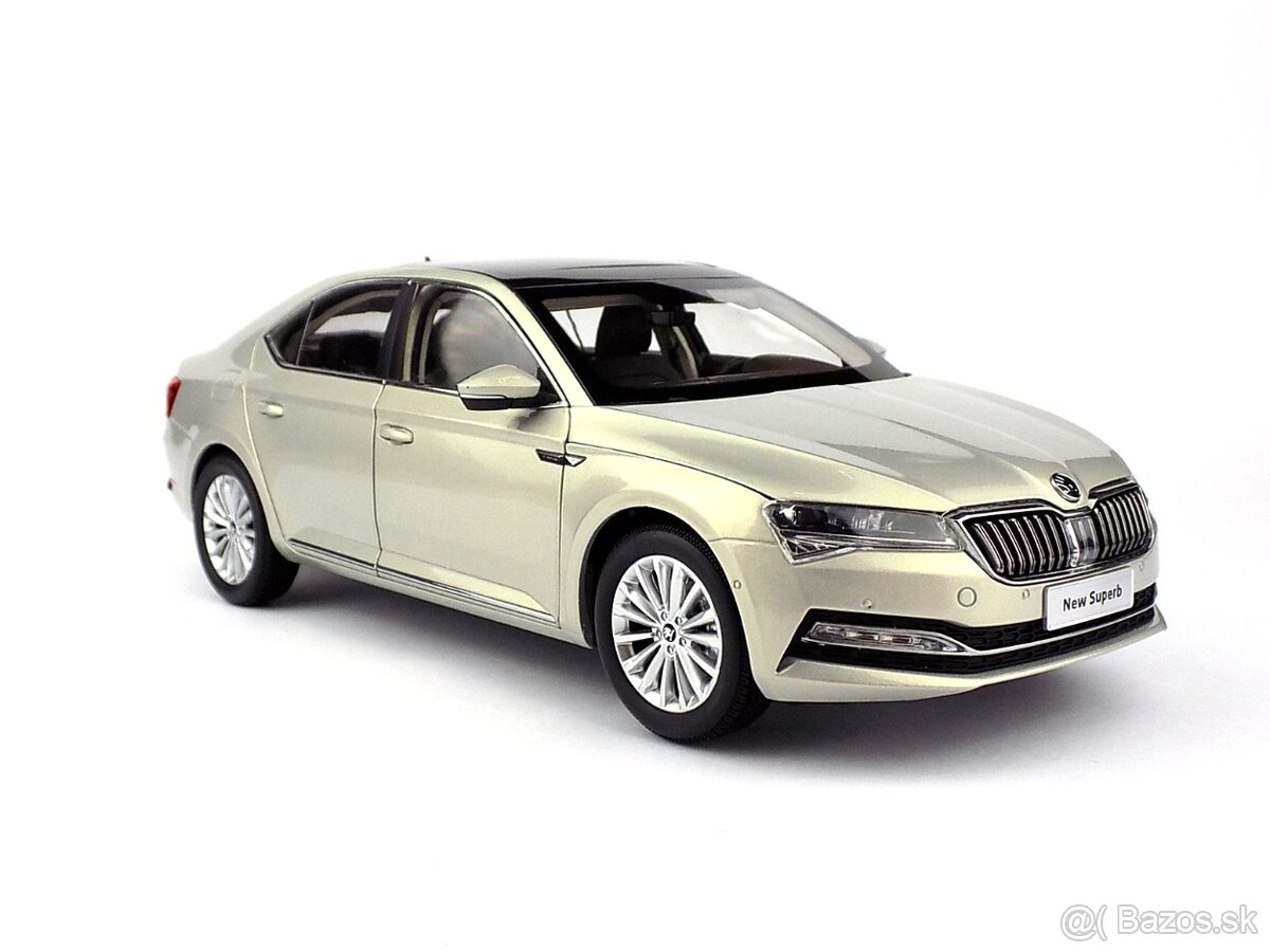 ŠKODA SUPERB 1:18 PAUDI - 6
