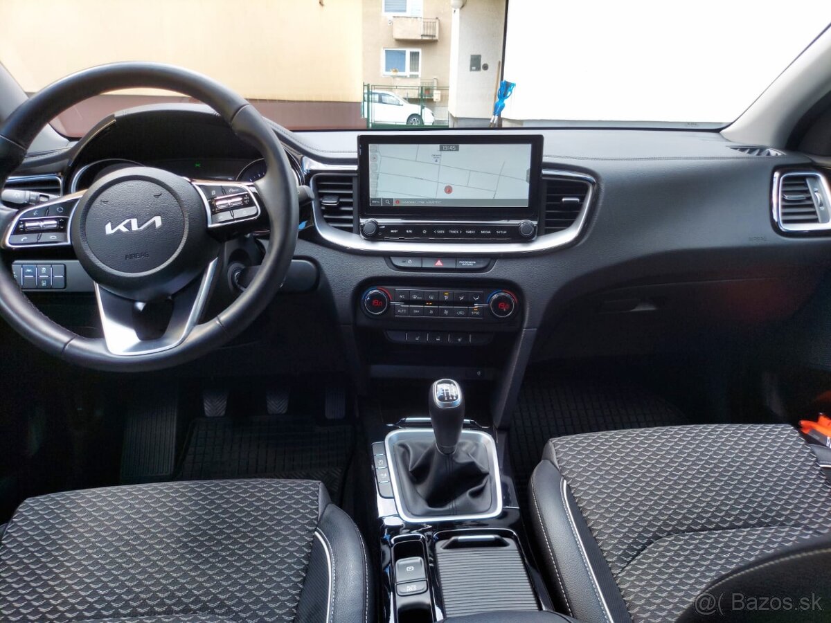 Predám KIA XCEED - 6