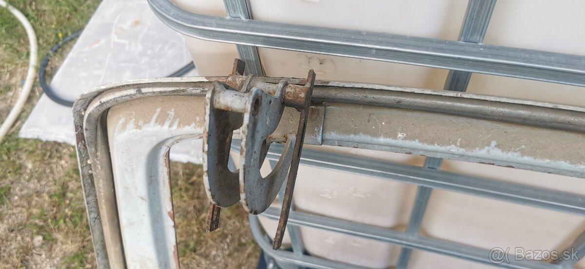 Zadné kufrové dvere na Wartburg Combi aj so svetlami - 6