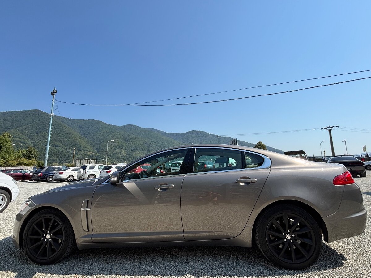 Jaguar XF 2.7D V6 Premium Luxury - 6