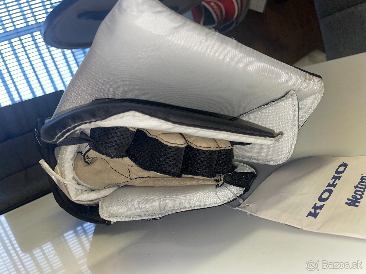 Vyrážačka hokejová CCM Intermedial - M - 6