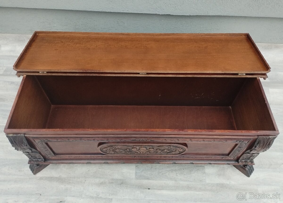 Truhlica vyrezávaná. - 6
