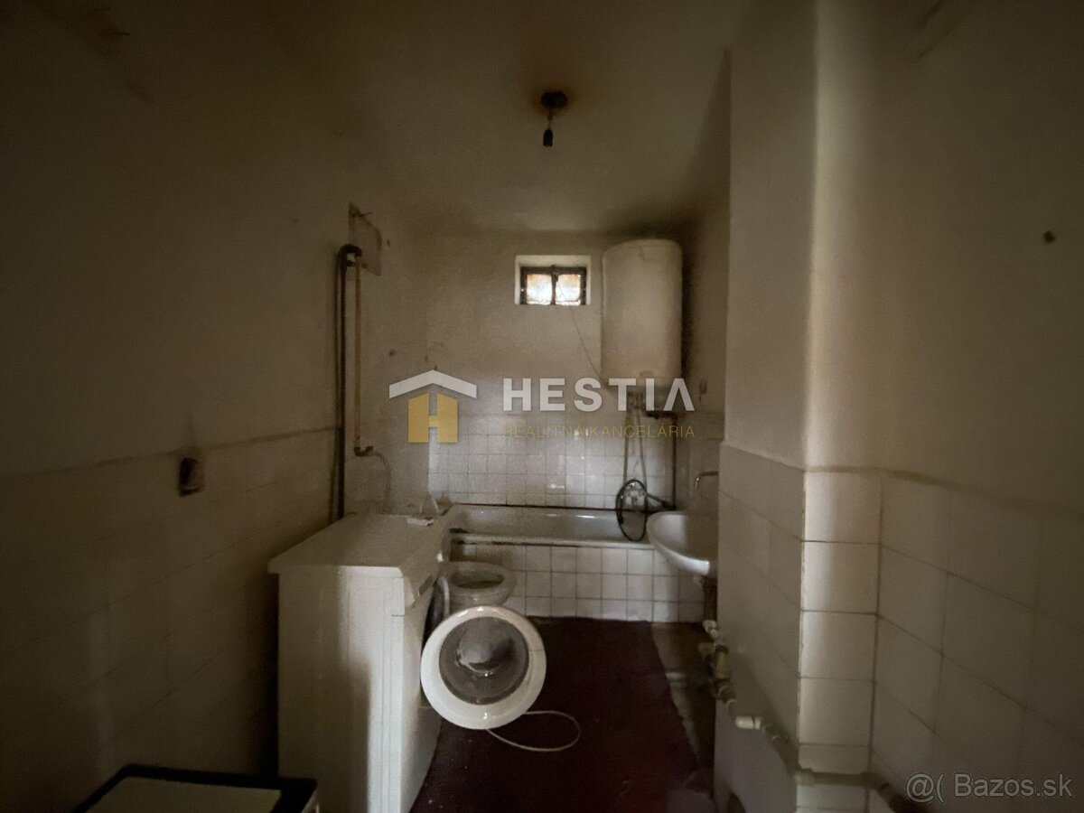ZNÍŽENÁ CENA Na predaj starší 3-izb. RD, INVESTIČNÁ PRÍLEŽI - 6