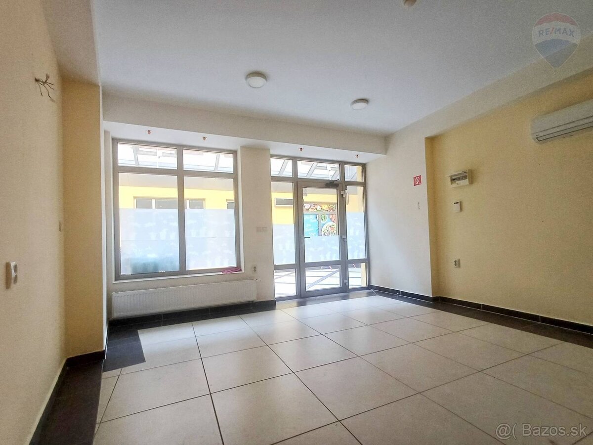 PRENÁJOM: obchodný priestor 20 m2, Obchodná ulica - 6