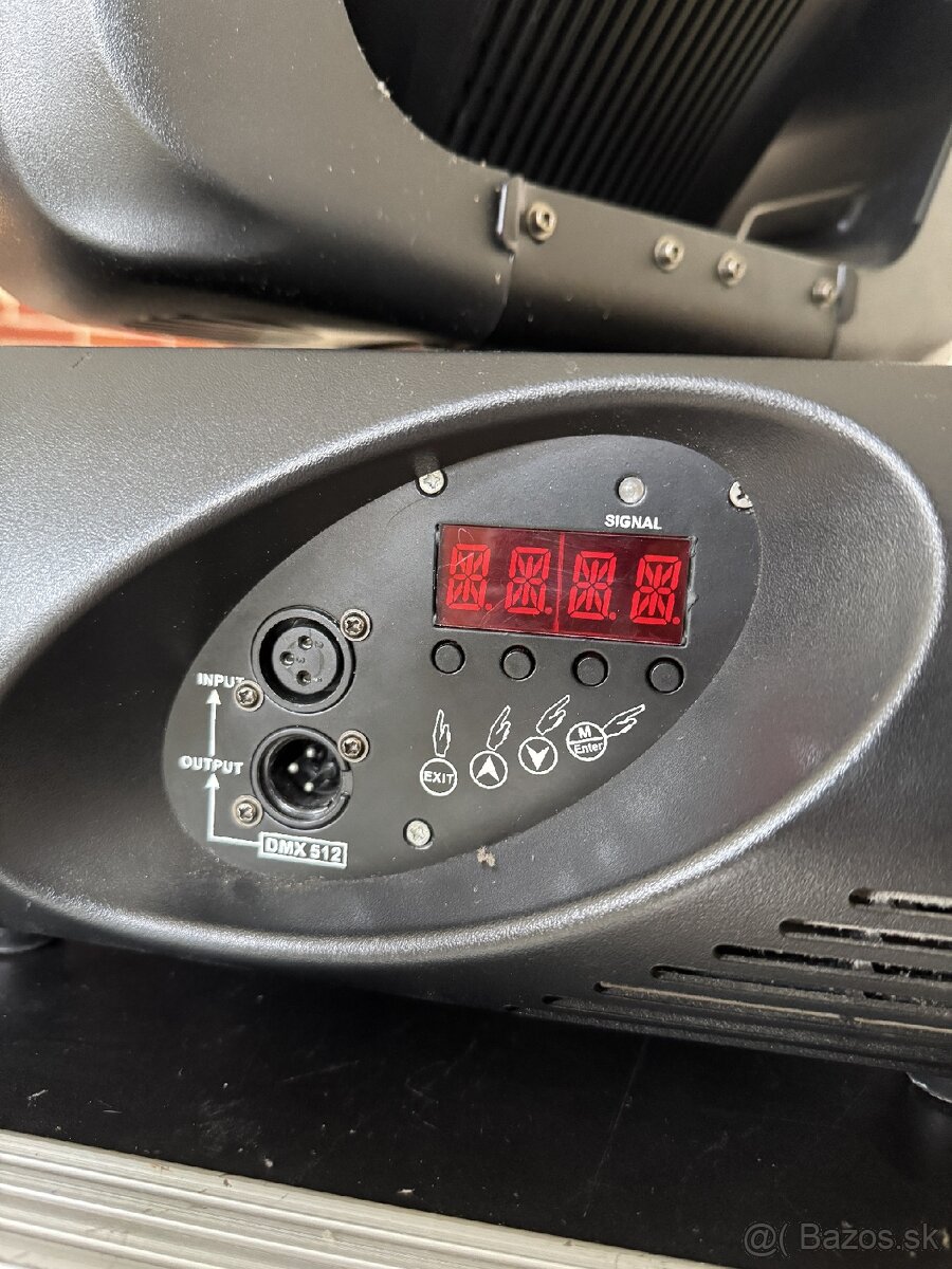 Predám 2x otočnú hlavu Apollo AP-V2460 (SPOT) + 2x rack - 6