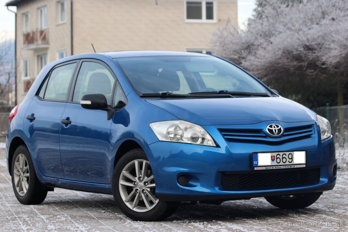 Toyota Auris 1,3i benzín - 6