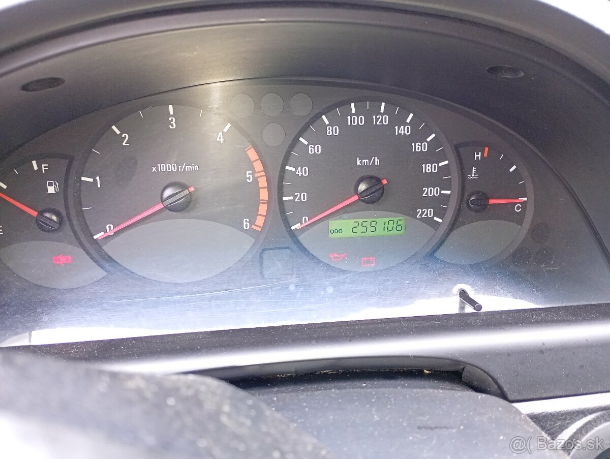 Predám Ssansyong textom 2.7xdi - 6