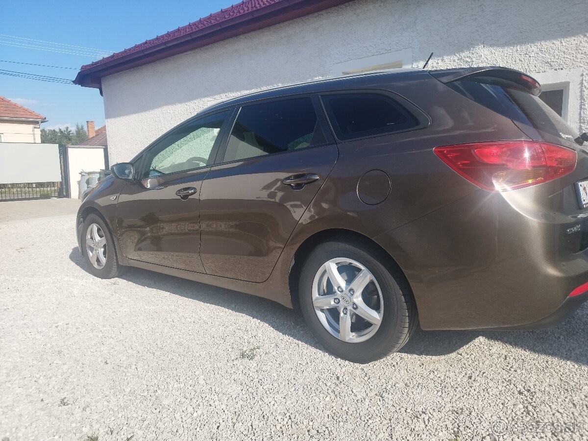 Kia ceed SW 1.6 CRDI 94KW - 6