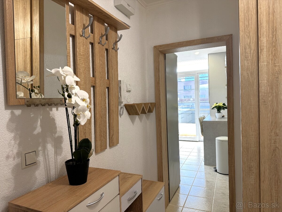 NA PREDAJ zrekonštruovaný 3-izbový byt, Kanianka, okr. PD - 6