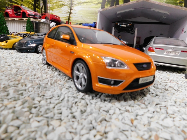 model auta Ford Focus ST Mk2 Otto mobile 1:18 - 6