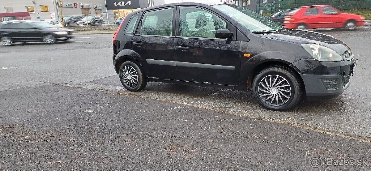 Predám Ford fiestb1.3 benzin - 6
