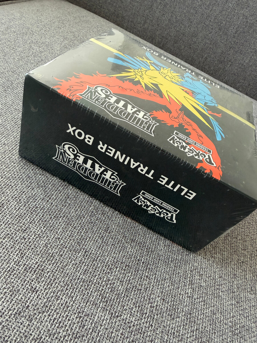 Pokémon Hidden Fates Elite Trainer Box ETB - 6
