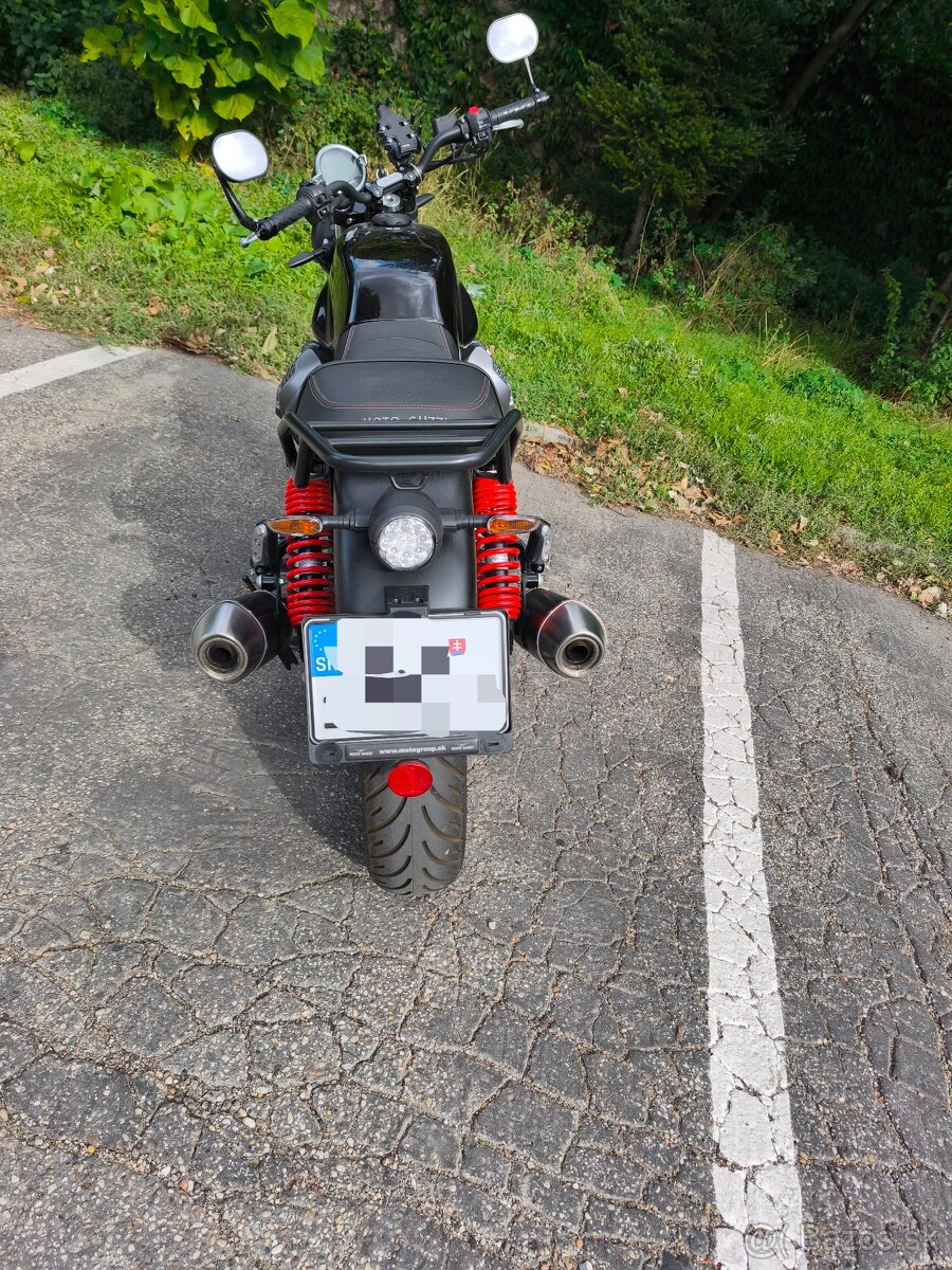 Moto Guzzi V7 Stone special edition - 6