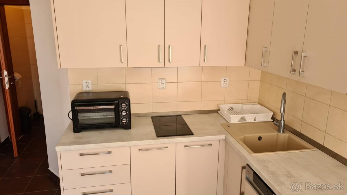 Prenájom menšieho 2-izb.bytu v RD, Petržalka - 6