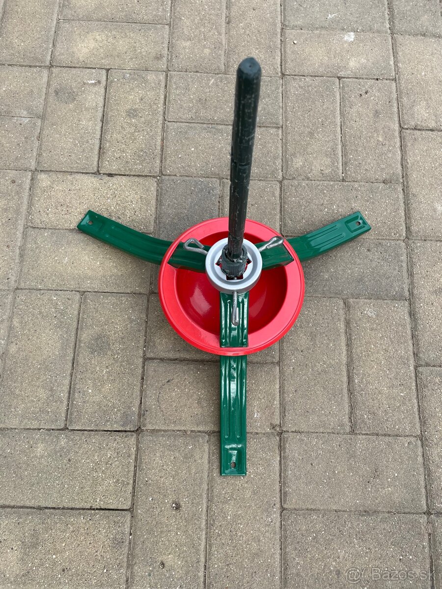 Predám stojan na vianočný stromček - 6