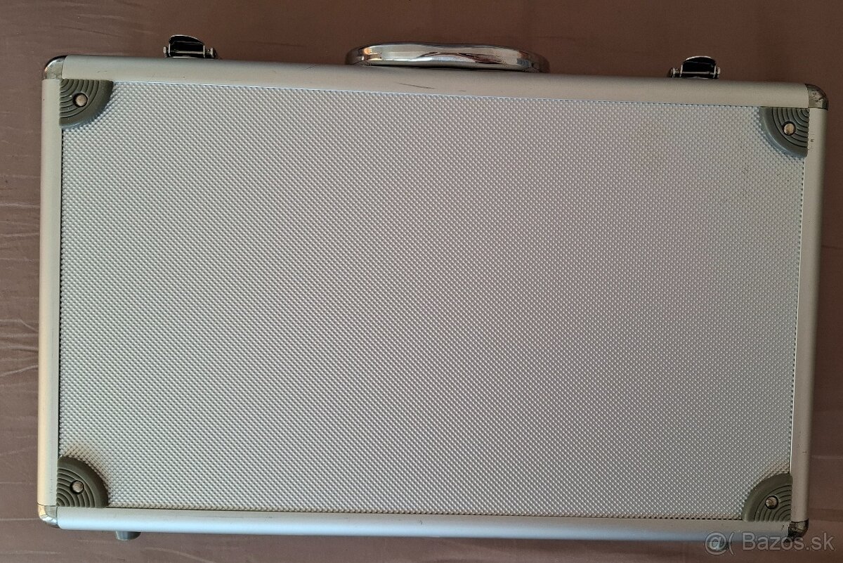 Kufor,zakladač Numis. - 6