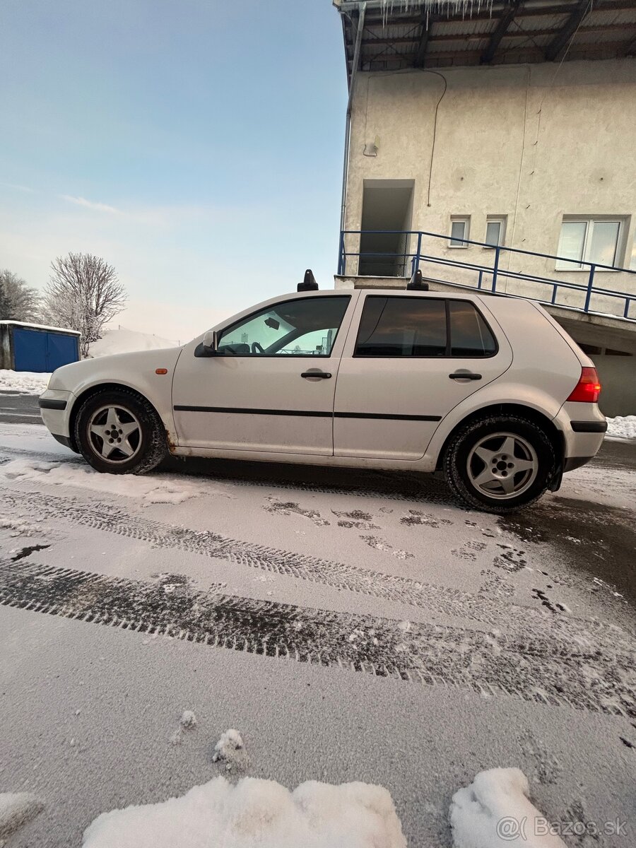 Volkswagen Golf 4 - 6