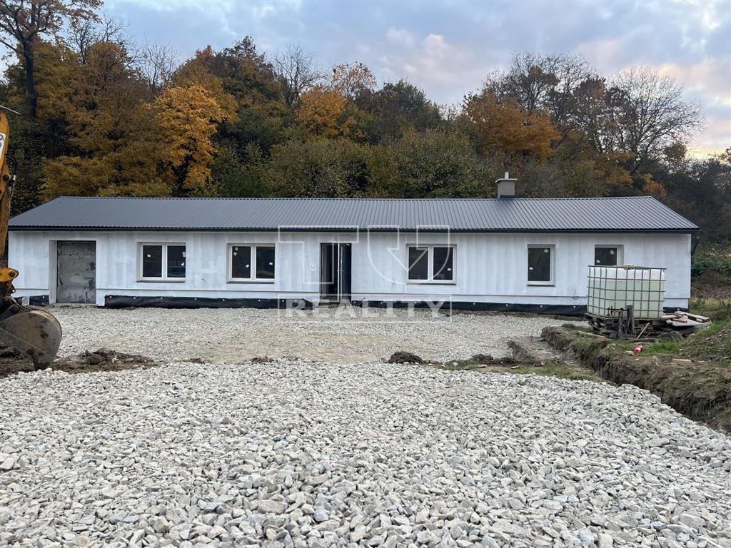 Skladové priestory s kanceláriou a veľkým pozemkom Veľký... - 6