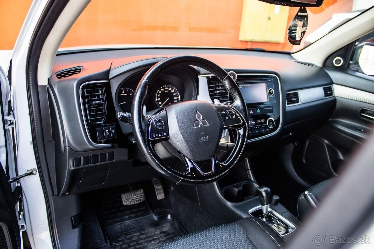 Mitsubishi Outlander 2.2 DI-D, 4X4, AT/6. 110kW - 6