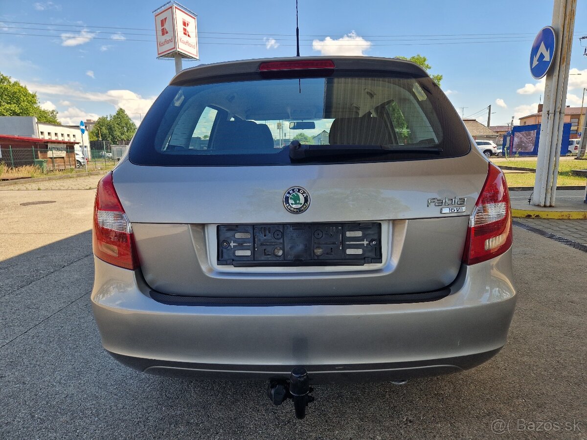 Škoda Fabia Combi 1.4 16 V Elegance - 6