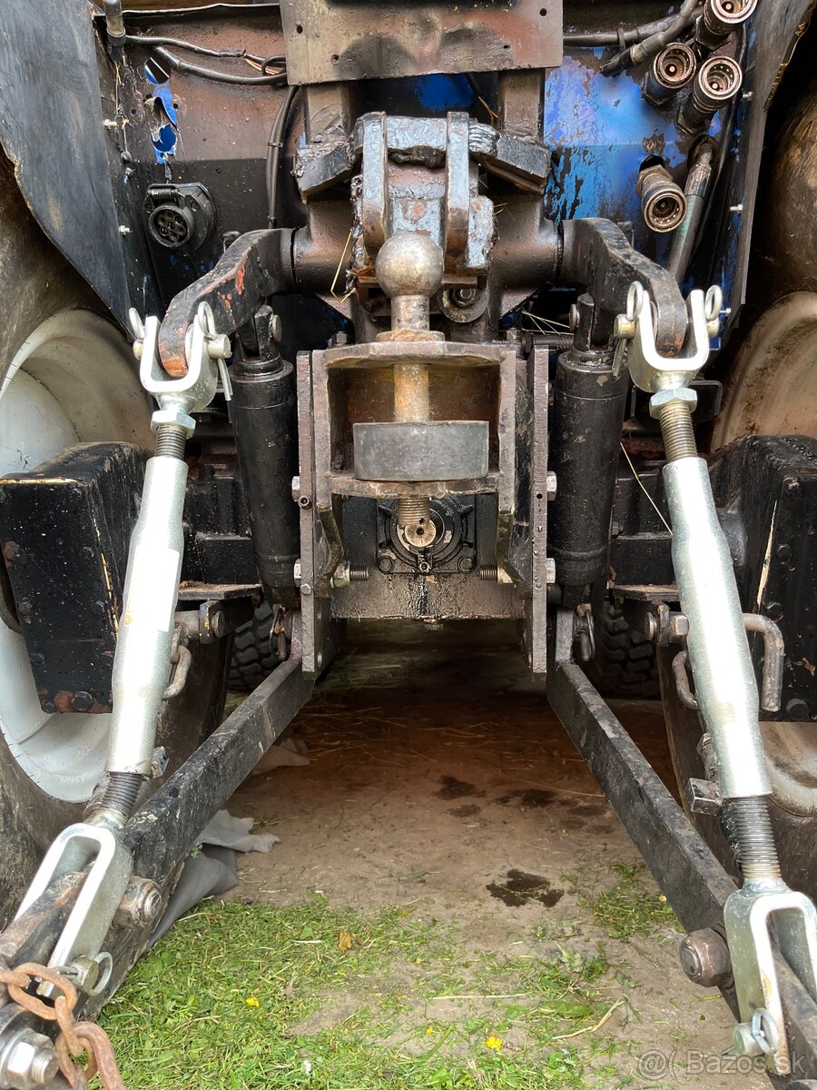 Kompaktný traktor new Holland - 6