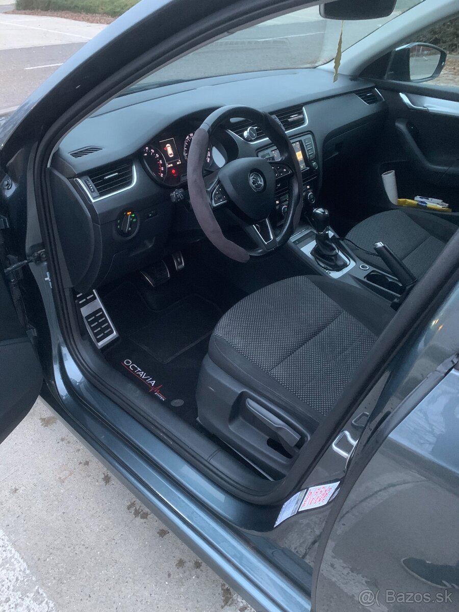 Škoda Octavia 3 1.6 TDI DSG - 6
