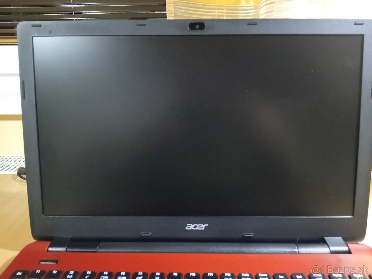 Acer Aspire E15 plasty a LCD DIELY - 6