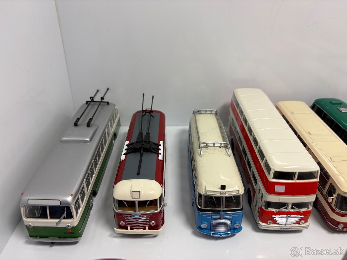 61x modely autobusov 1:72 POŠKODENÉ - 6