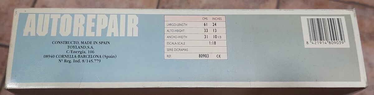 Dioráma autodielne s doplnkami - 1:18 - 6