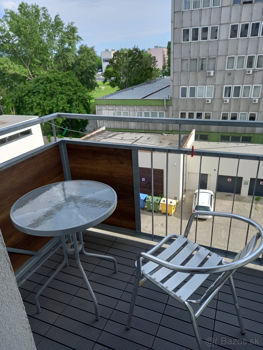 Prenájom garsónka s balkónom Trnavská cesta - 6